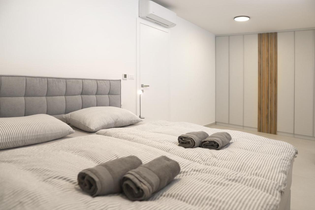 Brand New Apartment With Private Pool Njivice Εξωτερικό φωτογραφία